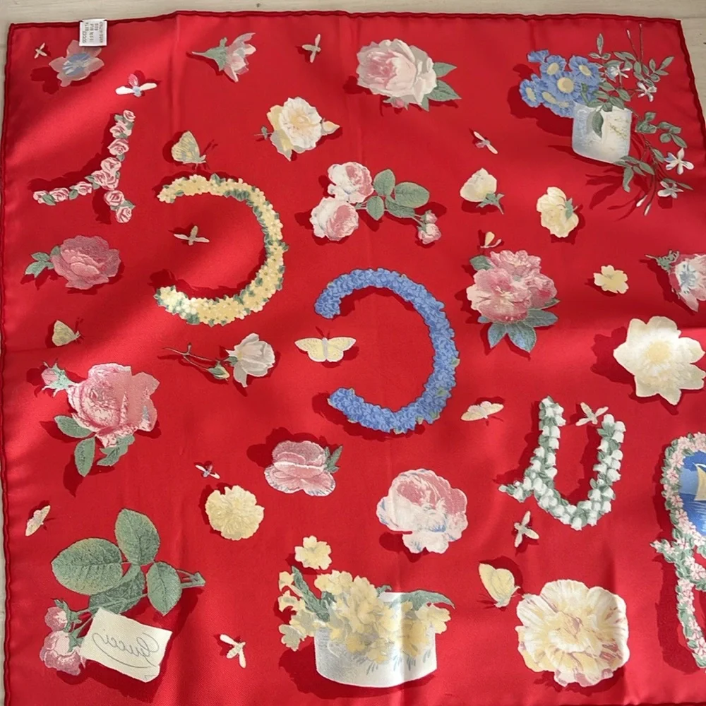 GUCCI FLOWER SILK SCARF NWOT